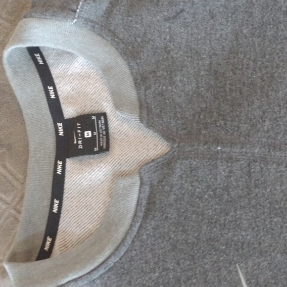 𝅺NIKE pullover - Picture 3 of 5